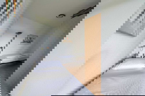 Foto 4 - Modern Home Near the Beach