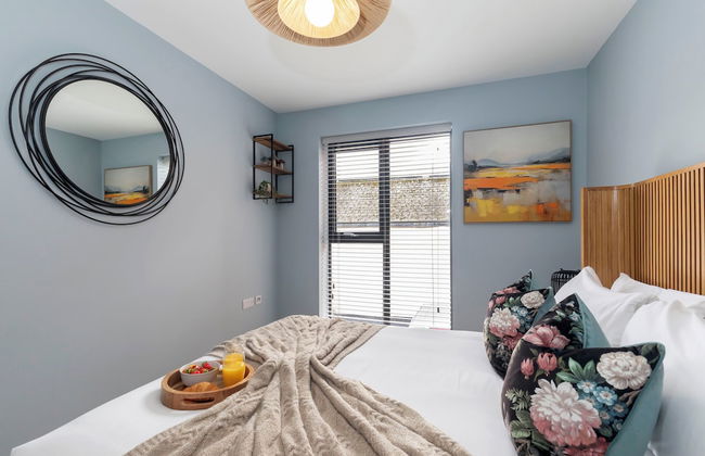 Beautiful 2 Bedroom Apartment With Parking in The Docks - Foto 7