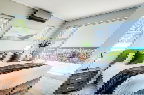 Foto 44 - Camps Bay Holiday Apartment in Secure Complex With Private Pool and Parking Houghton Views