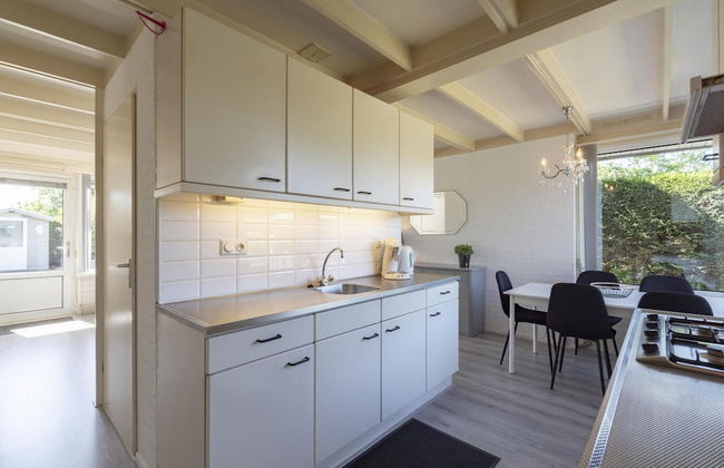 Welcoming Bungalow With Garden - Foto 6
