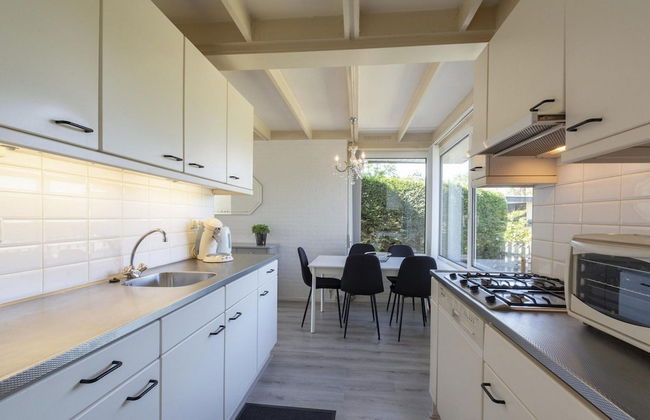 Welcoming Bungalow With Garden - Foto 5