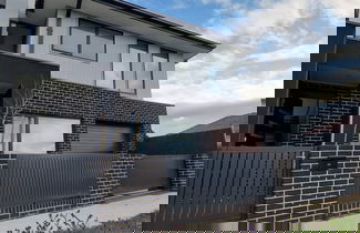 Foto 1 - Brand new House - Modern Home in Great Location