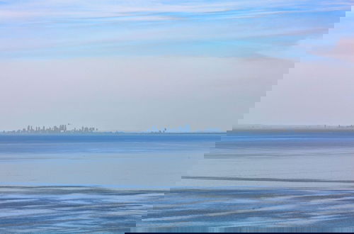 Foto 5 - Cliffside Castle With Bay And City Views