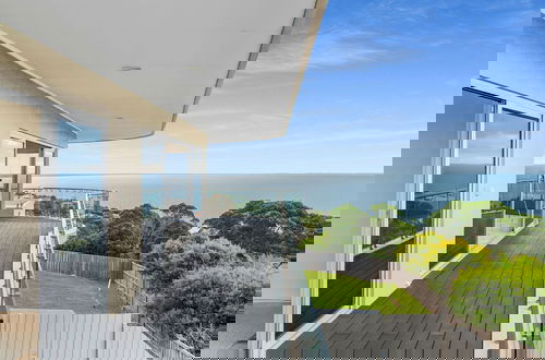 Foto 16 - Cliffside Castle With Bay And City Views