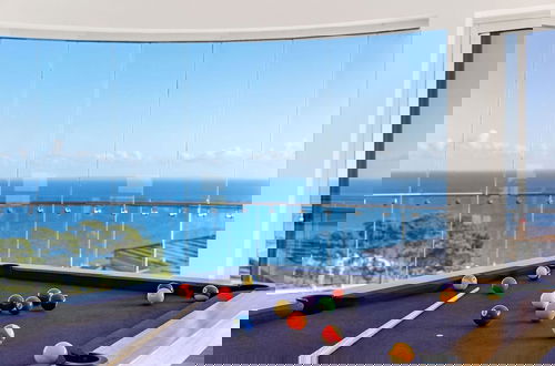 Foto 1 - Cliffside Castle With Bay And City Views