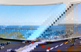 Foto 1 - Cliffside Castle With Bay And City Views