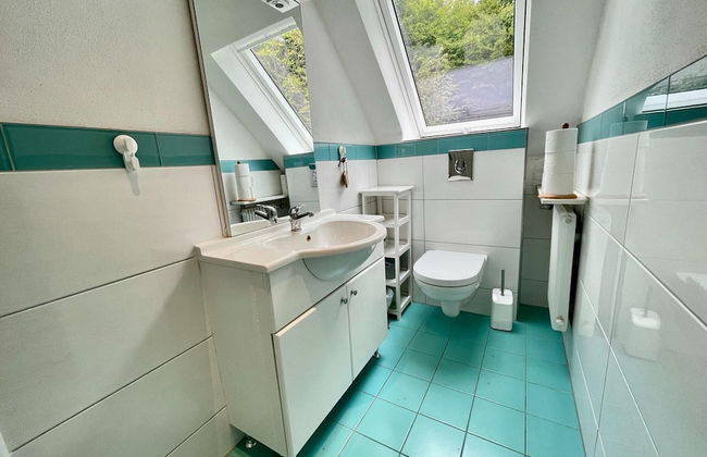 Charming Holiday Home With Garden - Photo 19