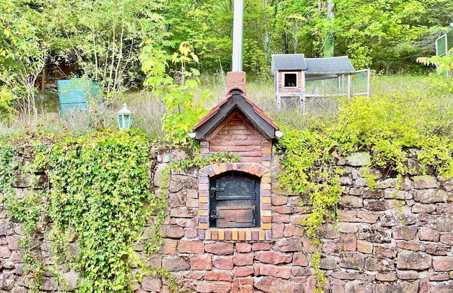 Charming Holiday Home With Garden - Photo 23
