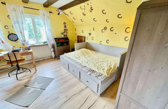 Charming Holiday Home With Garden - Photo 6