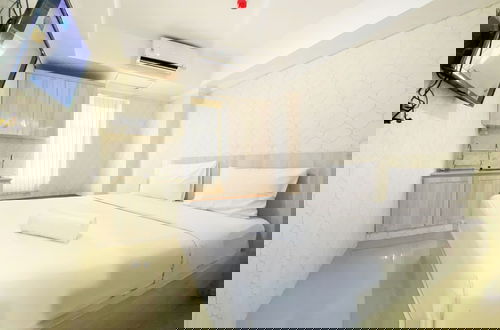 Foto 2 - Cozy And Minimalist Studio Paltrow City Apartment