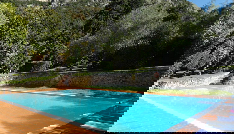 Foto 1 - Exclusive Villa Dipped in a Wide Private Park, big Pool, on the Garda Lake