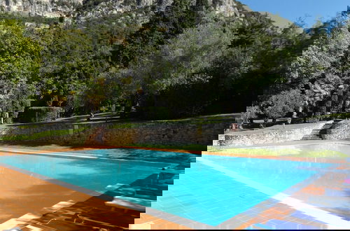 Foto 1 - Exclusive Villa Dipped in a Wide Private Park, big Pool, on the Garda Lake
