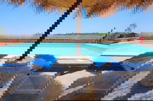 Foto 15 - Inviting Holiday Home With Private Pool