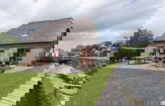 Foto 1 - Rustic-chic Villa With Thatched Roof
