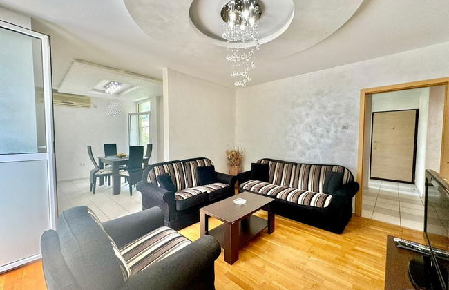 Family three bedroom Apartment Petrovac - Photo 1