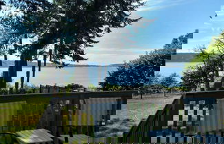 Photo 2 - Harbor View Haven by Avantstay Private Backyard