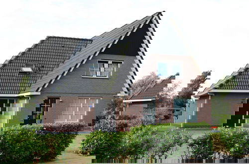 Foto 15 - Villa With Decorative Fireplace in Friesland