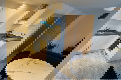 Foto 10 - Highend 2bed Duplex Apt With Top Floor Terrace