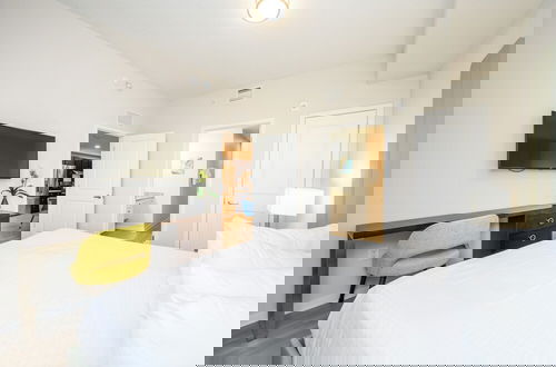 Foto 5 - Brand New Modern Vista Cay Reserve Condo - 5008