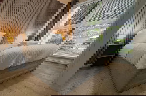Photo 3 - Modern Spacious Apartment in Private Grounds