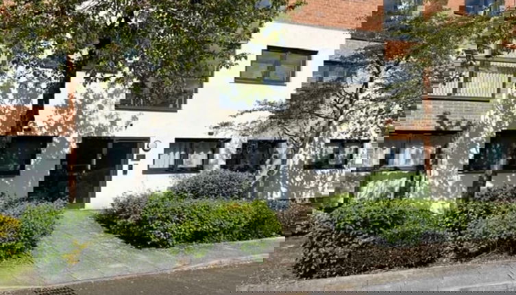 Photo 1 - Modern Spacious Apartment in Private Grounds