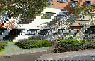 Photo 1 - Modern Spacious Apartment in Private Grounds