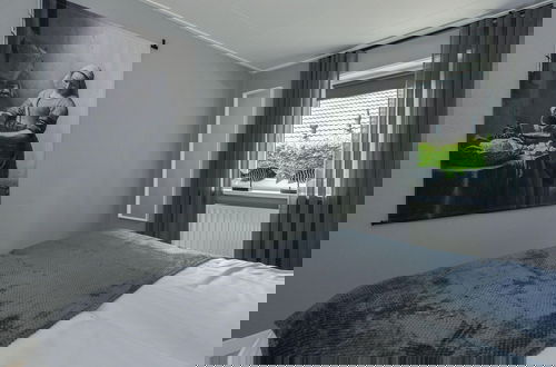 Foto 5 - Nice Holiday Home With Terrace