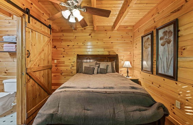 Rustic 3br Cabin Near Lake w/ Hot Tub! - Photo 4