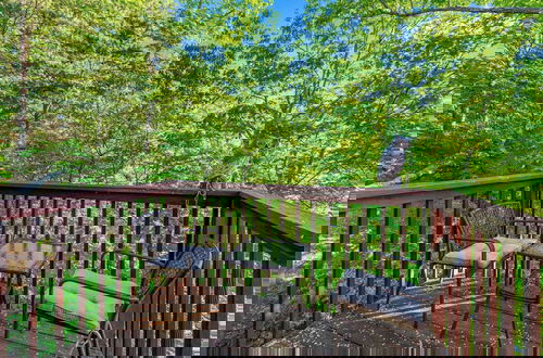 Foto 46 - Rustic 3br Cabin Near Lake w/ Hot Tub!