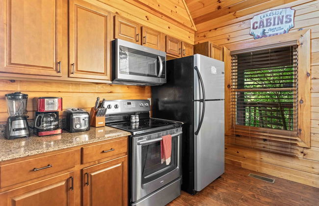 Rustic 3br Cabin Near Lake w/ Hot Tub! - Photo 11