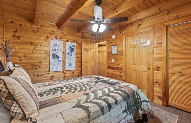 Rustic 3br Cabin Near Lake w/ Hot Tub! - Photo 6