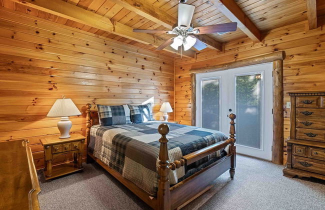 Rustic 3br Cabin Near Lake w/ Hot Tub! - Photo 7