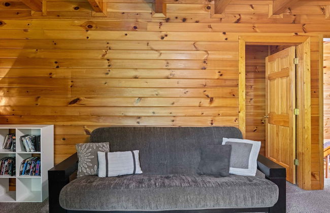 Rustic 3br Cabin Near Lake w/ Hot Tub! - Photo 25