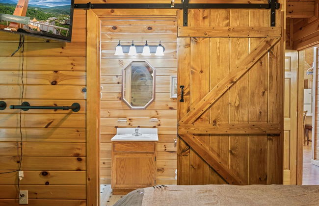 Rustic 3br Cabin Near Lake w/ Hot Tub! - Photo 5
