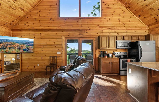 Rustic 3br Cabin Near Lake w/ Hot Tub! - Photo 10