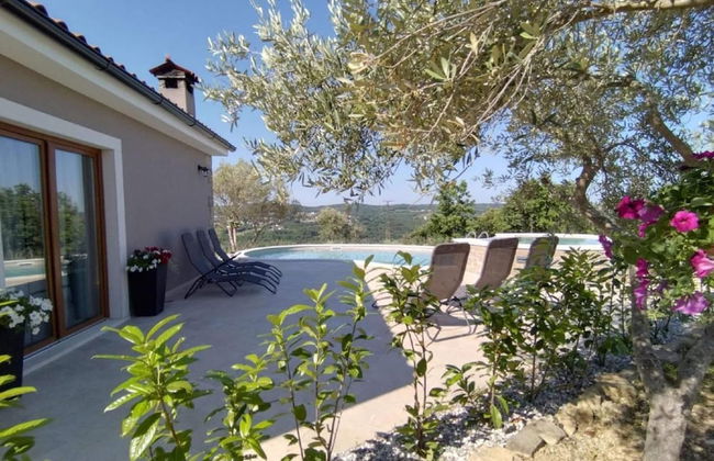 Modern Villa With Swimming Pool and Garden - Foto 16