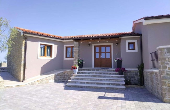Modern Villa With Swimming Pool and Garden - Foto 21