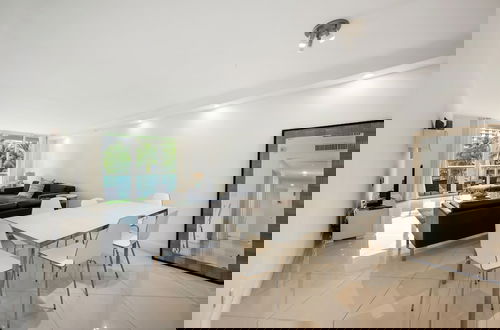 Foto 9 - Condo Close to the Beach Pool, Gym, Tennis 2BR 6 Guests