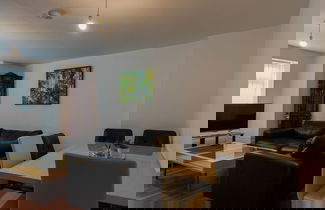 Foto 1 - LuxeLiving Apartment