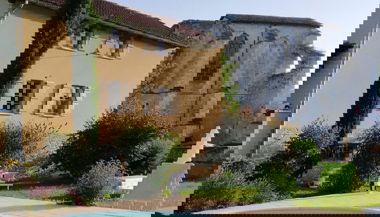 Foto 1 - Luxury House in Leobard With Private Pool