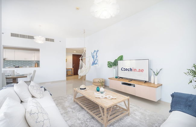 Contemporary Living by The Sea 2BD New Listing - Foto 1