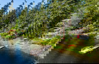 Photo 1 - Goss Lake Getaway by Avantstay Lakefront Escape