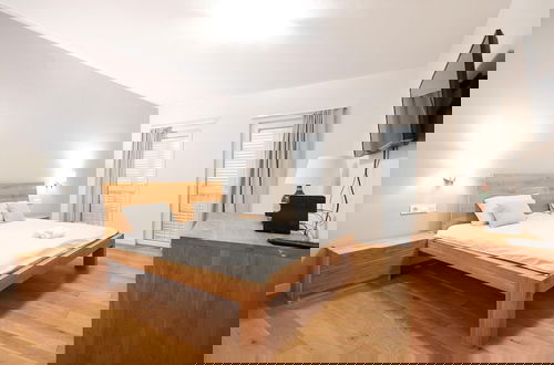 Foto 4 - Modern Holiday Home With Balcony in old Town