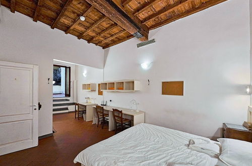 Photo 10 - Spacious Apartment in the Historic Center for Groups