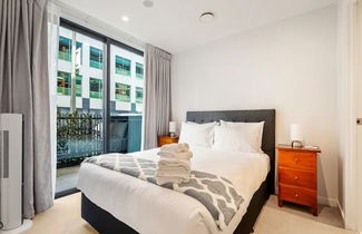 Photo 2 - Spacious Mount Eden Apartment