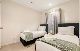 Foto 3 - Spacious Mount Eden Apartment