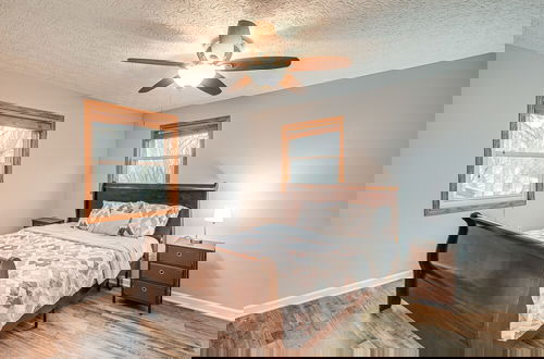 Foto 13 - Spacious Delaware Home w/ Private Hot Tub