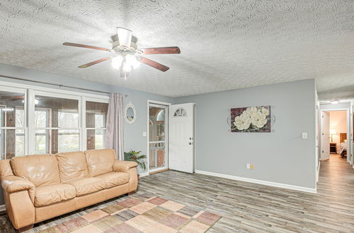 Photo 5 - Spacious Delaware Home w/ Private Hot Tub