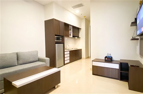 Foto 11 - Elegant And Comfort 1Br Sudirman Suites Apartment