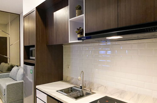 Foto 6 - Elegant And Comfort 1Br Sudirman Suites Apartment